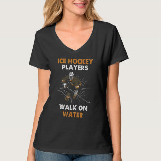 Ice Hockey-spelers lopen op water T-shirt