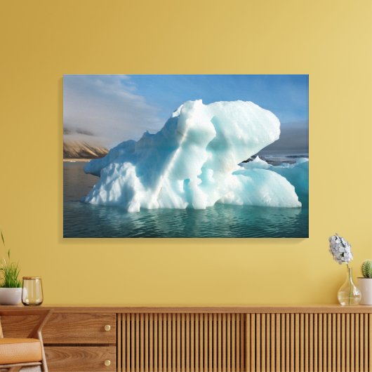 Iceberd in de baai van Palander, Noorwegen Canvas Afdruk (Insitu (Woonkamer))