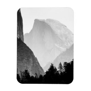 Iconic Half Dome Rock Face   Yosemite Valley Magneet
