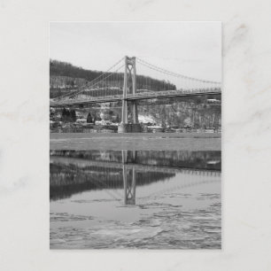 Icy Bridge Tower Reflection Briefkaart