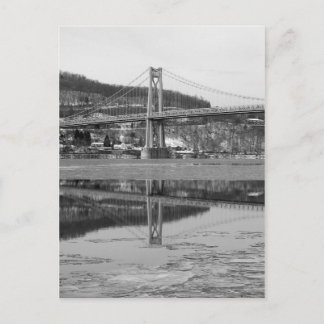 Icy Bridge Tower Reflection Briefkaart