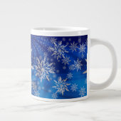Icy Snowflakes op blauw Extra Grote Beker (Rechts)