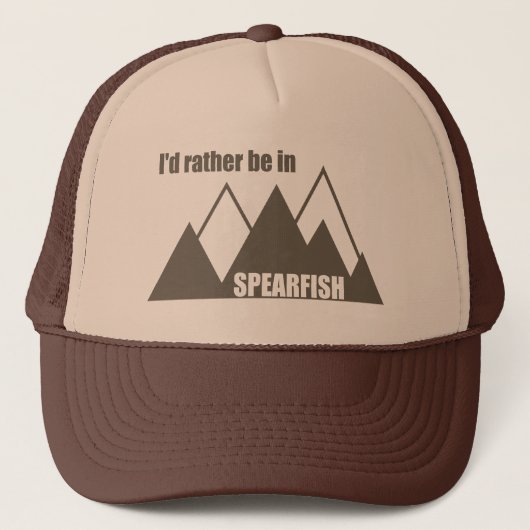 I'd Rather Be In Spearfish South Dakota Mountain Trucker Pet (Voorkant)