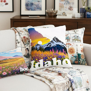 Idaho vorm met berg en wilde bloemen accent kussen