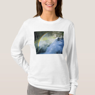 Idaho. VS. Regenboog in nevel boven Upper Mesa T-shirt