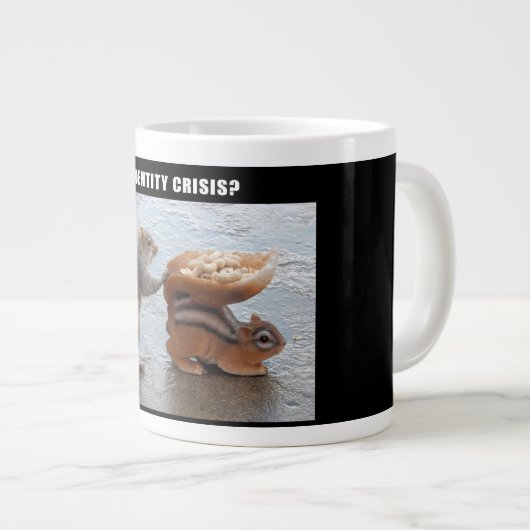 Identiteitscrisis? Funny Squirrel Meme Mok. Extra Grote Mok (Voorkant rechts)
