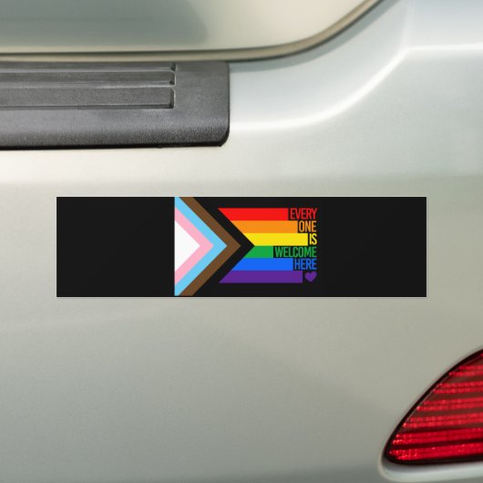 Iedereen is hier welkome vlag (Progress Pride) Bumpersticker (Op auto)