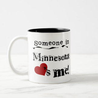 Iemand in Minnesota houdt van mij Tweekleurige Koffiemok