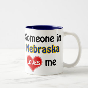 Iemand in Nebraska houdt van mij Tweekleurige Koffiemok