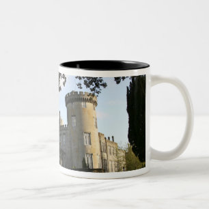 Ierland, de zij-ingang van Dromoland Castle. Tweekleurige Koffiemok