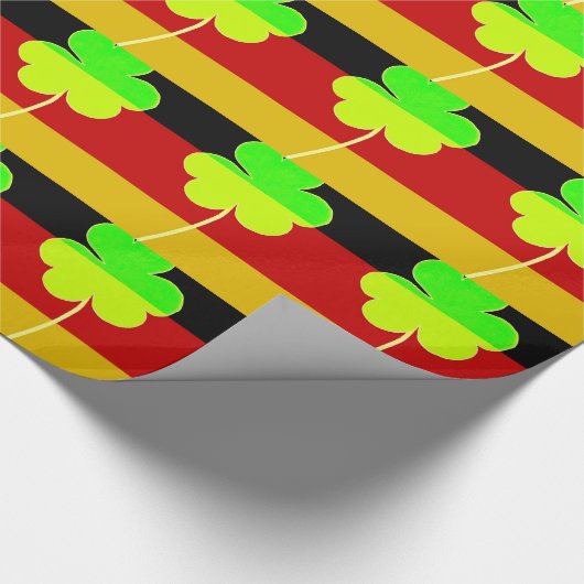 Ierse Duitse vlag Shamrock Clover St. Patrick Fun Cadeaupapier (Hoek)