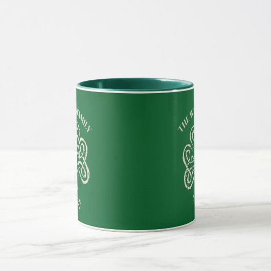 Ierse familienaam  Keltisch Shamrock Custom Mok (Midden)