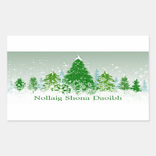 Ierse kerst, besneeuwde groene spar bomen rechthoekige sticker
