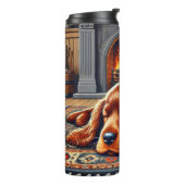 Ierse Setter Puppy Slapen bij een warme open haard Thermosbeker (Gedraaid links)