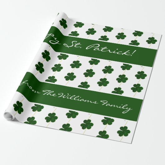 Ierse Shamrock Clovers Pattern - aangepaste tekst Cadeaupapier (Uitgerold)