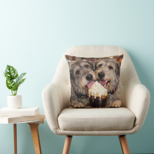 Ierse Wolfshond Honden Genieten van een Root Beer Kussen