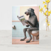 Ierse Wolfshond leest een krant Kaart (Gele Bloem)