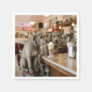 Ierse Wolfshonden delen een milkshake Servet