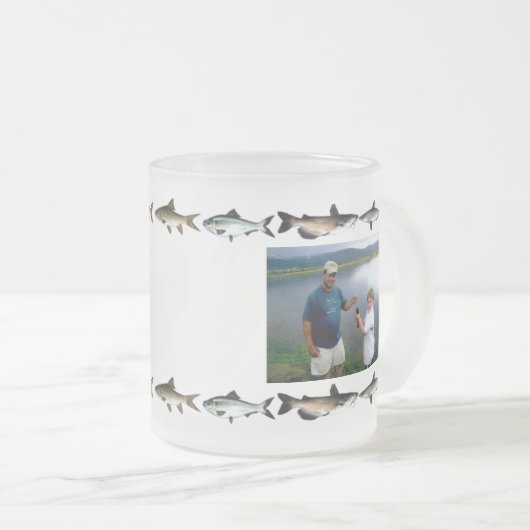 Iets is 'Fishy Personalized Frosted' Mok (Voorkant rechts)