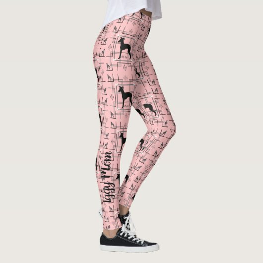 Iggy mam Italiaanse Leggings rond de Greyhound Lul (Rechts)