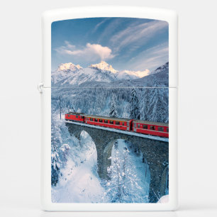 IJs en sneeuw   Red Bernina Express Train Zwitserl