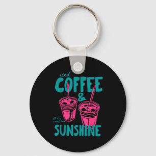 Ijsgekoelde koffie en zomerse sfeer van zonneschij sleutelhanger