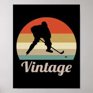 IJshockeyspeler Sticks Puck Wintersport Vintag Poster