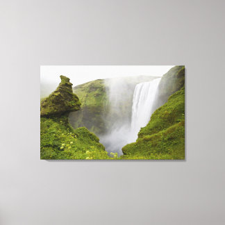 IJsland. Skogarfoss-waterval stort naar beneden ov Canvas Afdruk