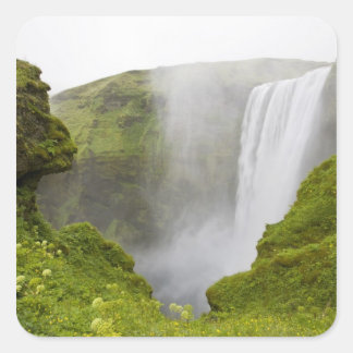 IJsland. Skogarfoss-waterval stort neer over een Vierkante Sticker