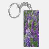 IJsland. Vik i Myrdal. Veld met Lupinen Sleutelhanger (Voorkant Links)