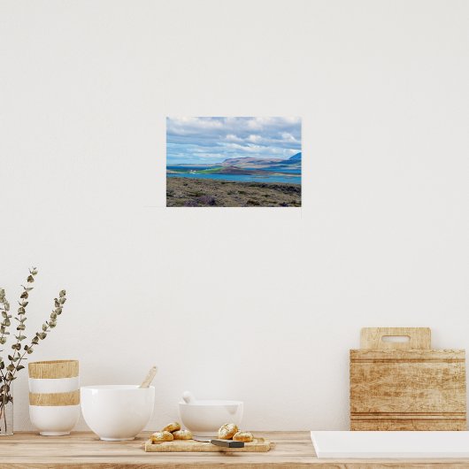 IJslands ochtend zeelandschap met boerderijen in e Poster (Keuken)