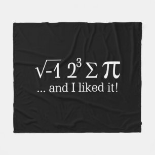 Ik at wat taart en vond het leuk op Black Fleece Deken