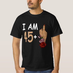 Ik ben 45 plus 1 wijsvinger voor een 46e verjaarda t-shirt