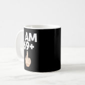 Ik ben 69 plus 1 Funny 70th Birthday Gift Koffiemok (Voorkant links)