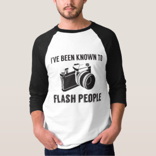 "Ik ben al bekend om mensen te laten flitsen" - ca T-shirt