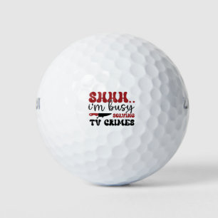 Ik ben bezig met het oplossen van tv-misdaden. golfballen