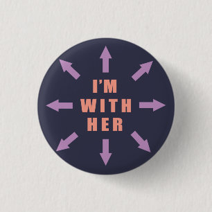 "Ik ben bij haar" met pijlen Ronde Button 3,2 Cm