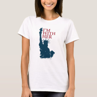 Ik ben bij haar standbeeld van Lady Liberty Patrio T-shirt