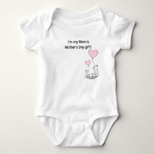 Ik ben de Moederdag cadeau van mijn moeder - Baby  Romper (Voorkant)