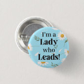 Ik ben een Dame die (Daisy) Button leidt (Voorkant /achterkant)