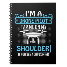 Ik ben een dronepiloot, sla op schouder als Cop ko Notitieboek