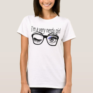 Ik ben een heel nerdy meisje met een oogschaduw va t-shirt