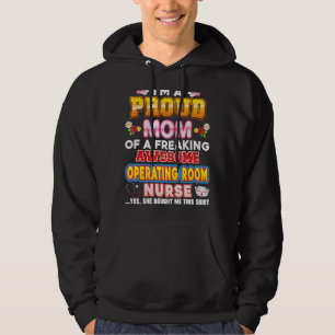 Ik ben een trots mam van een operatiekamer die een hoodie