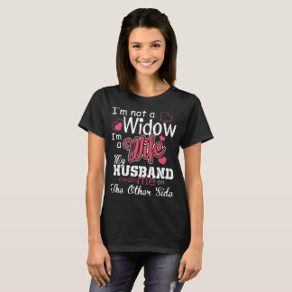 Ik ben geen weduwe, ik ben een vrouw t-shirts