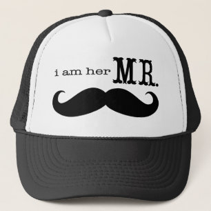 Ik ben haar Mr Mustache Grooms Gifts. Trucker Pet