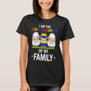 Ik ben het regenboog schaap van mijn familie Pride T-shirt