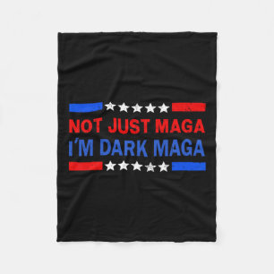 Ik ben niet alleen ik ben Dark Trump 2024 verkiezi Fleece Deken