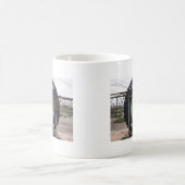 Ik ben niet met pensioen, ik ben gecoverd: band vo koffiemok (Center)