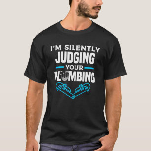 Ik ben stilletjes aan het oordelen van je stekelpr t-shirt