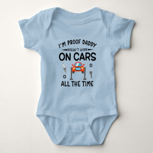 Ik bewijs dat pappa niet de hele tijd aan auto's w romper
